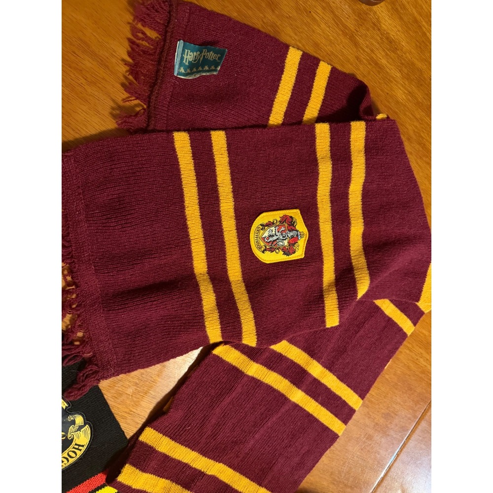 Harry Potter Accessory Lot Gryffindor Scarf Hogwarts Hat Beanie 4pc Set - Picture 7 of 7